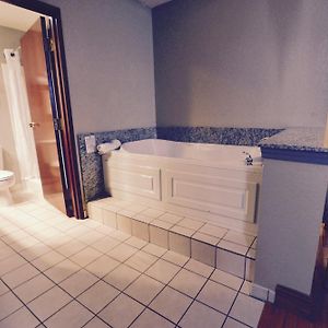 King Room Jetted Tub